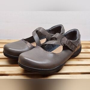 Clarks Womens Dark Grey Roseville Mary Jane Shoes Size 10